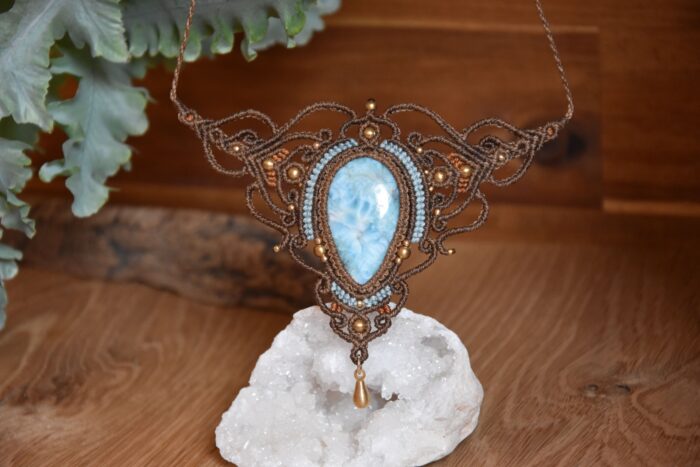 Collier Eäron