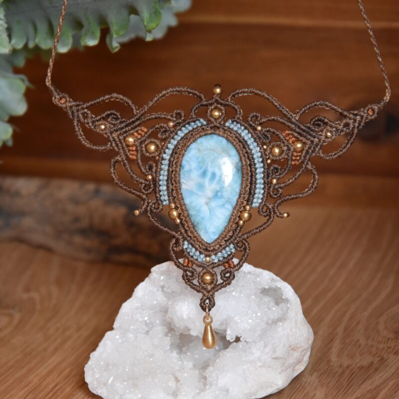 Collier Eäron