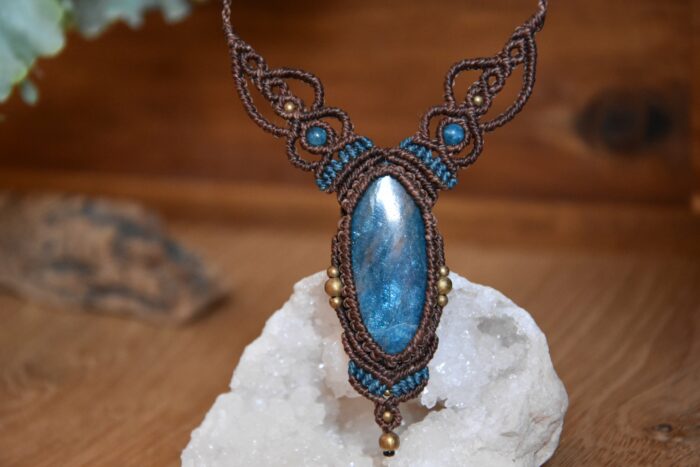 Collier Erumë – Image 2